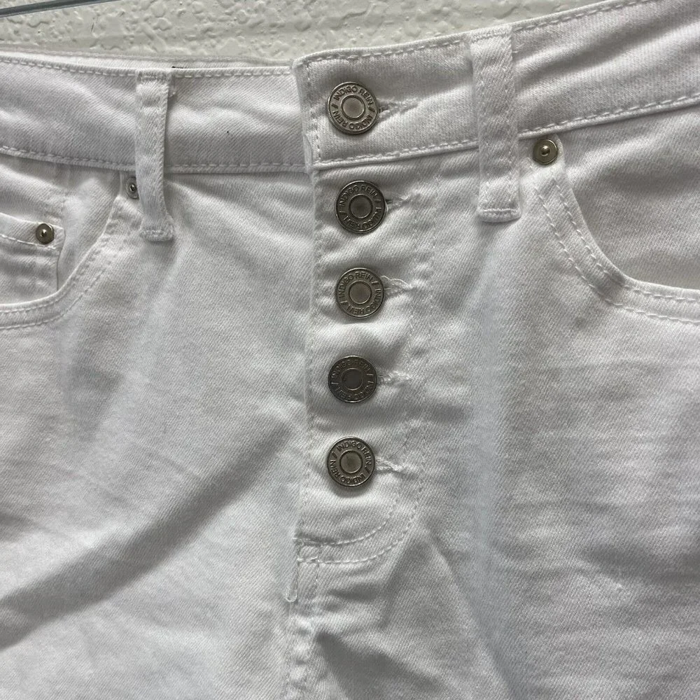 Indigo Rein Womens Juniors Shorts 9 28 Mid Rise Cut Off Stretch Jeans White - Picture 2 of 6